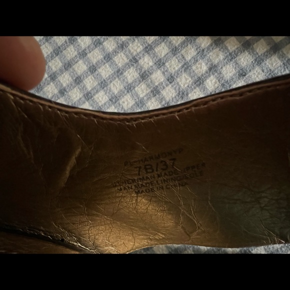 New BCBG Helanra tiger pattern calf hair cuff platforms with 5inch heels. - Picture 5 of 5